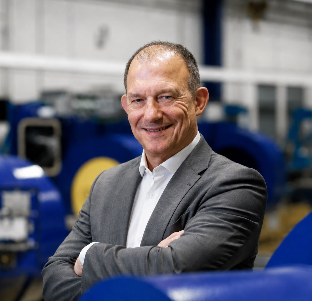 Spruner-von-Mertz_Interim-Manager-portrait-werkhalle-02